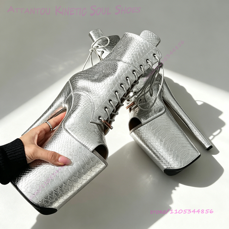 Shiny Silver Croc Embossed Boo - مراجعة Women'S Shoes Crocs وسعره