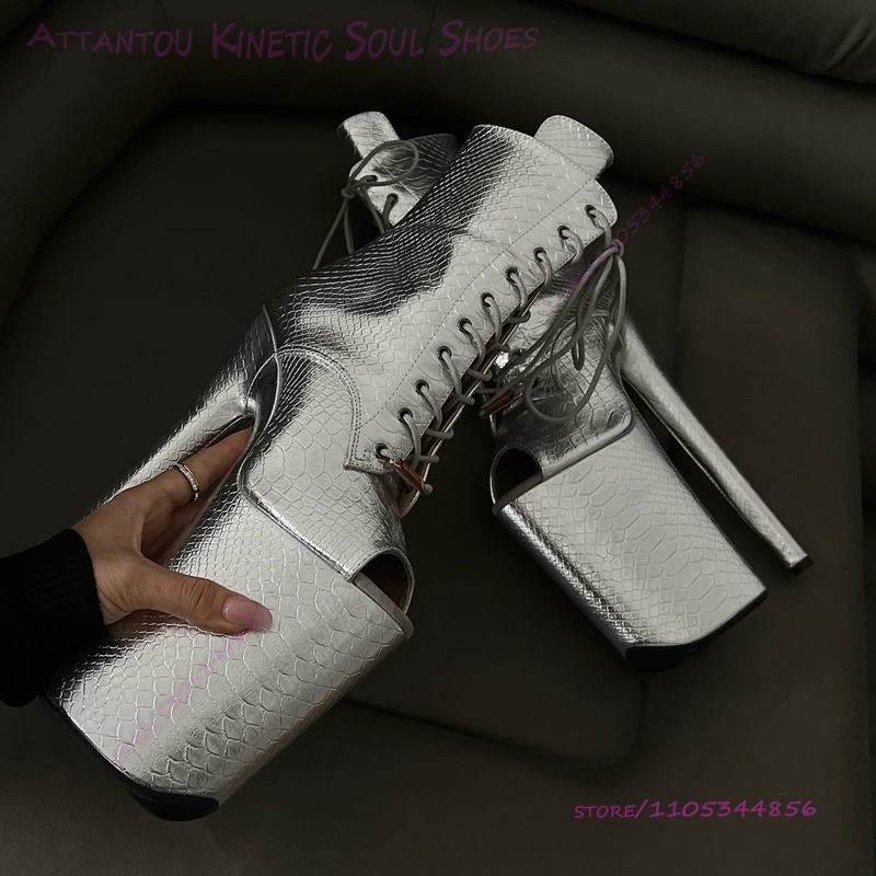 Shiny Silver Croc Embossed Boo - مراجعة Women'S Shoes Crocs وسعره