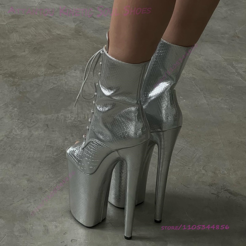 Shiny Silver Croc Embossed Boo - مراجعة Women'S Shoes Crocs وسعره