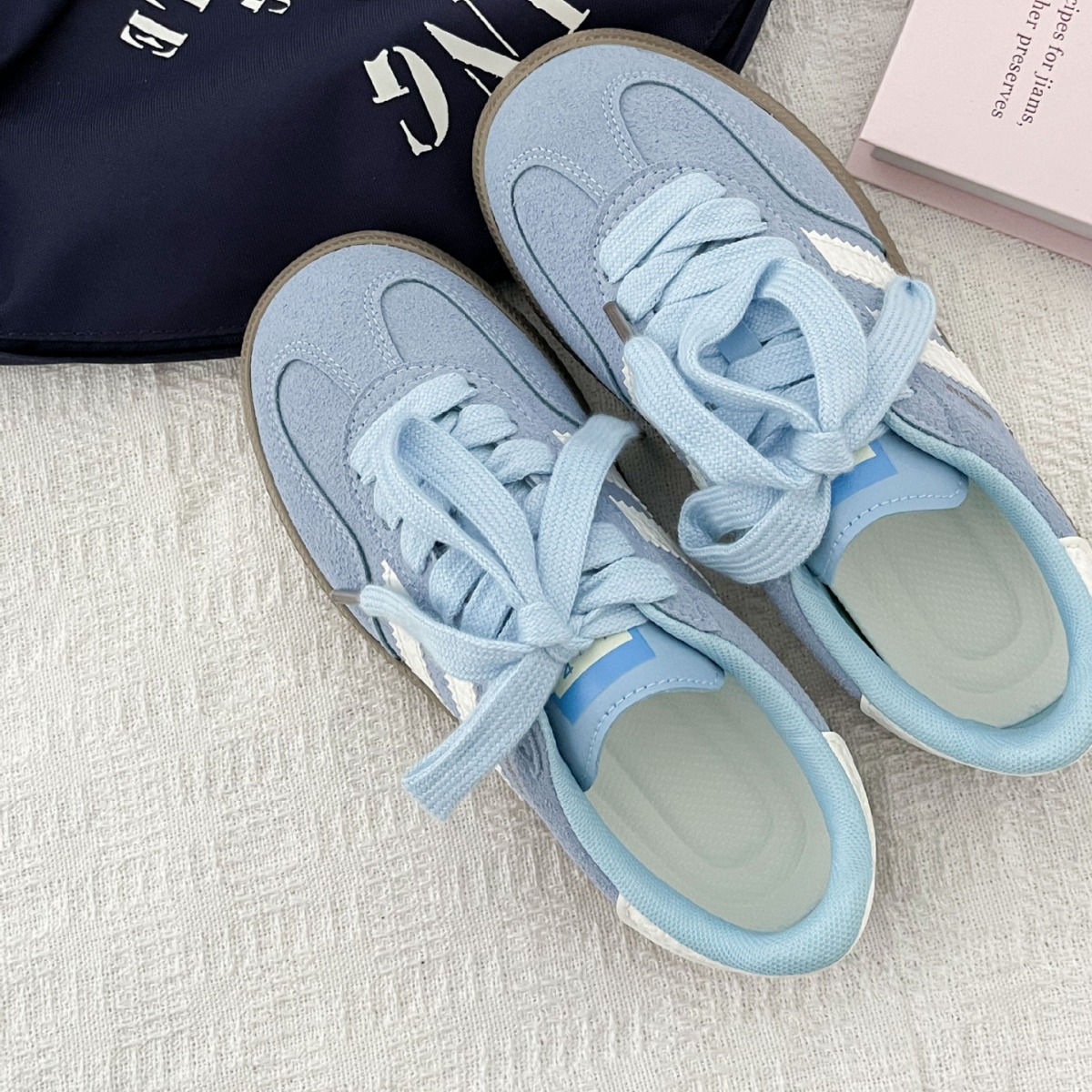Vintage-style sneakers for wom - مراجعة Mesh Sneaker Women وسعره