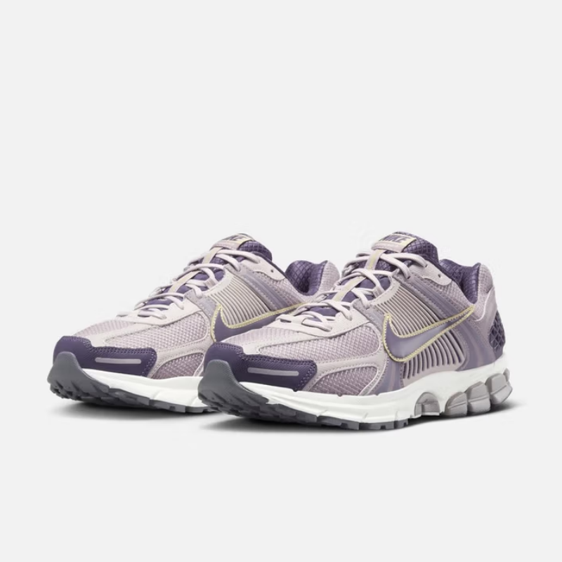 Nike's New Lightweight, Cushio - مراجعة Women Shoes Zoom وسعره